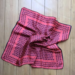 VTG Echo Red and Navy Floral Print Square Scarf 22-22.5"